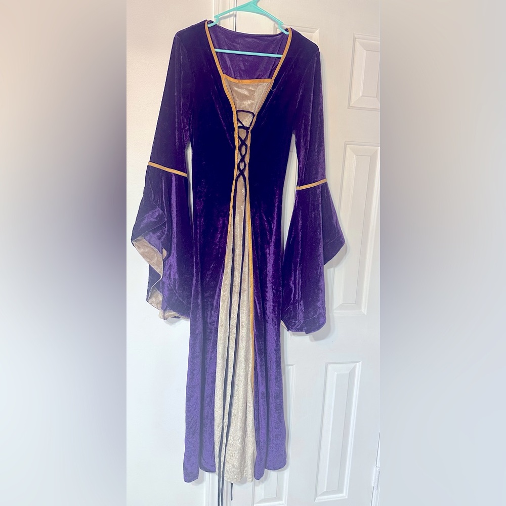 Halloween women witch costume purple dress